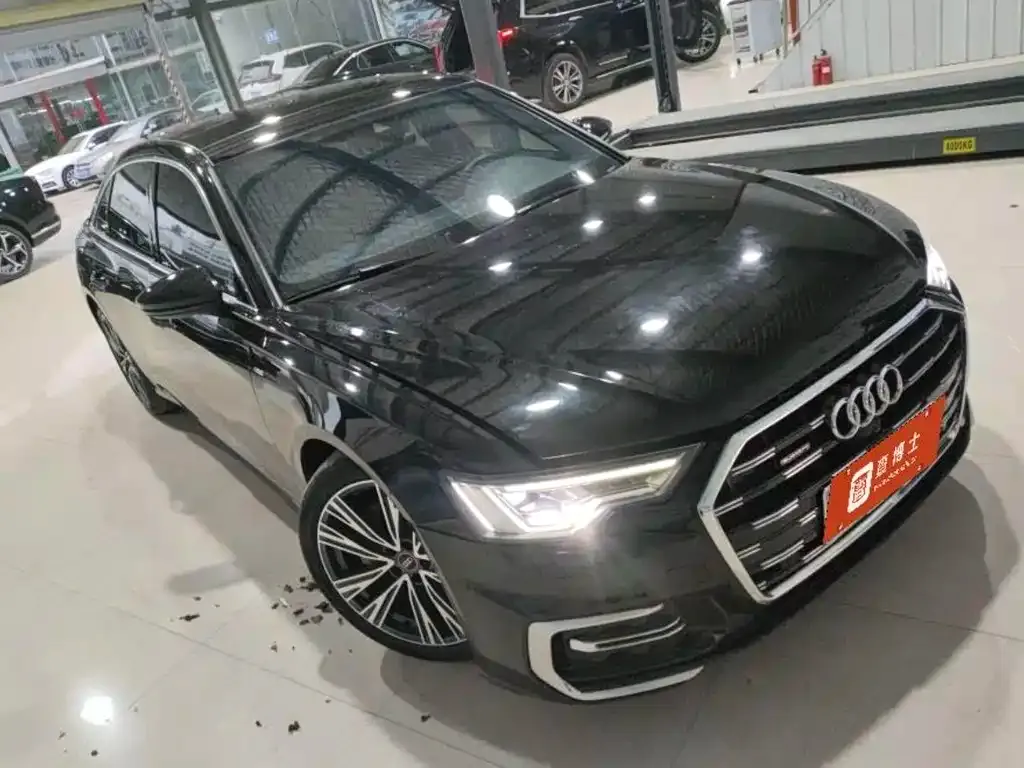 Audi A6L — фото 1