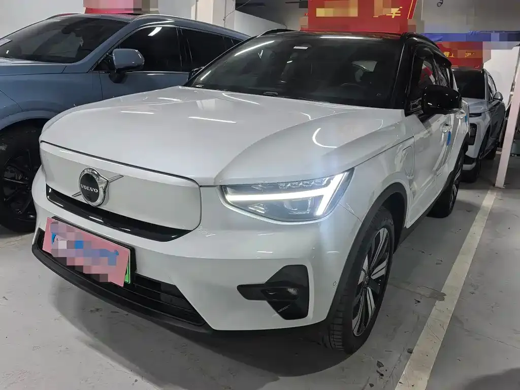 Volvo XC40 NEV — фото 1