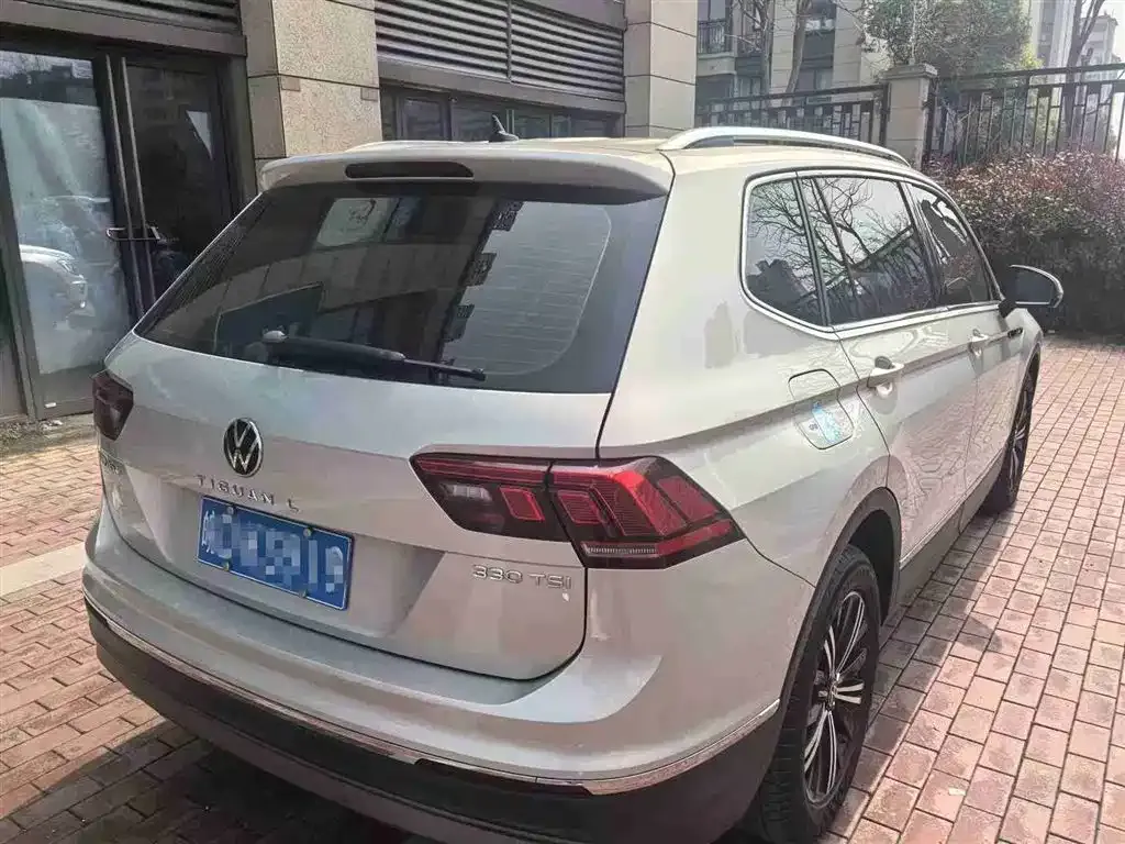 Volkswagen Tiguan L — фото 5