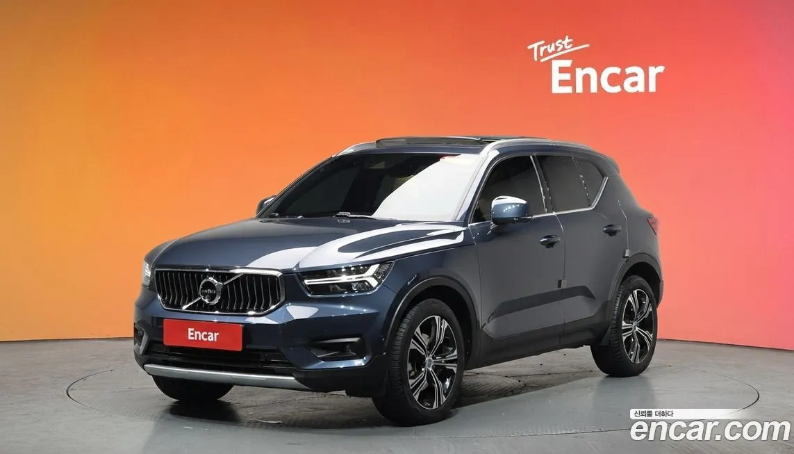 Volvo XC40 — фото 1