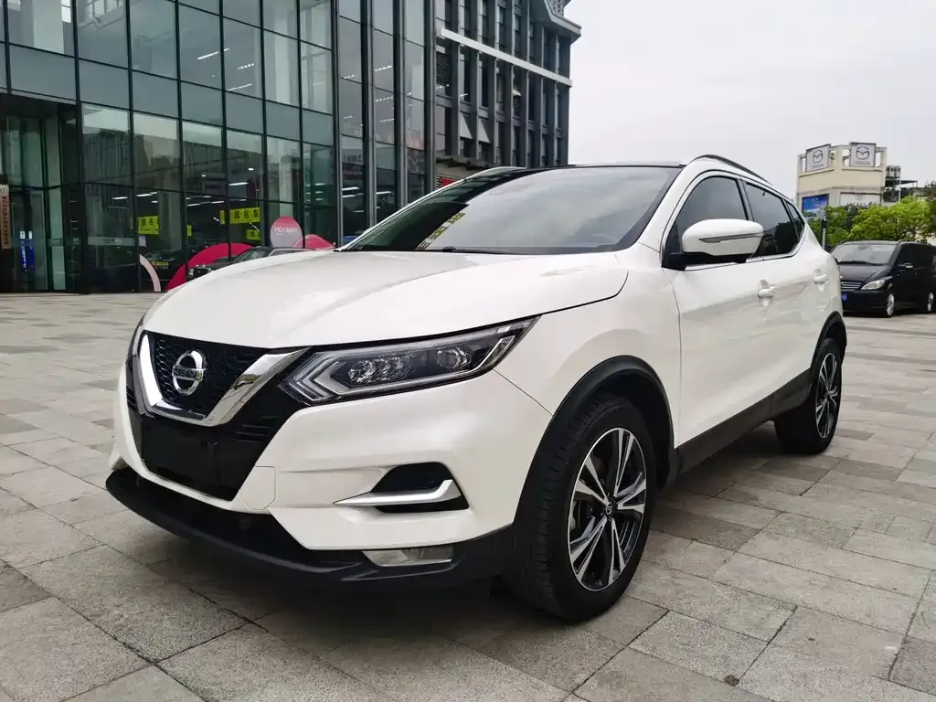 Nissan Qashqai — фото 1