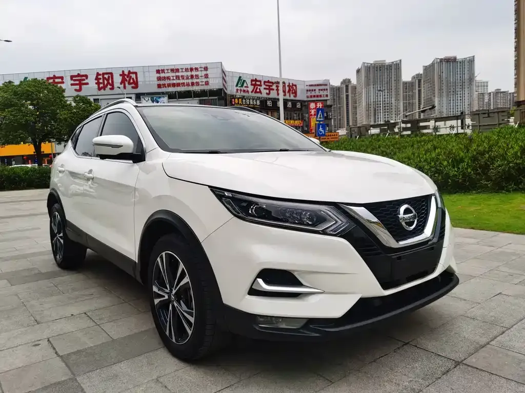 Nissan Qashqai — фото 10