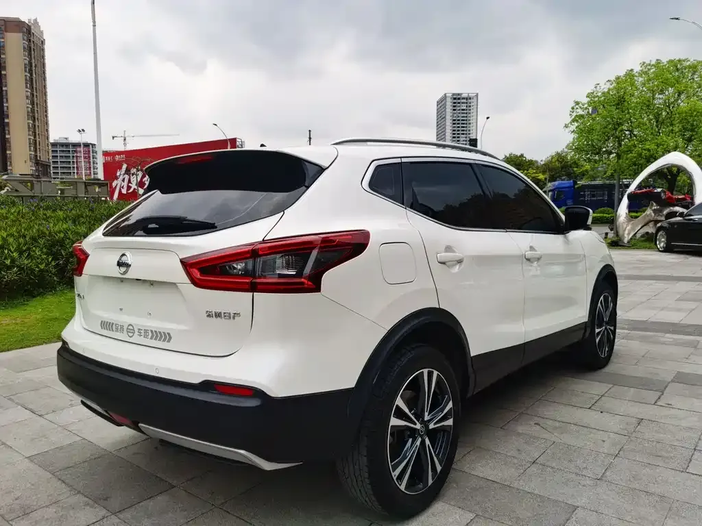 Nissan Qashqai — фото 4