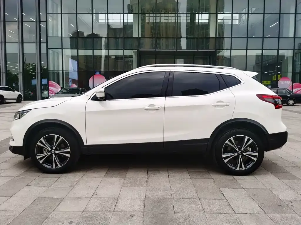 Nissan Qashqai — фото 7