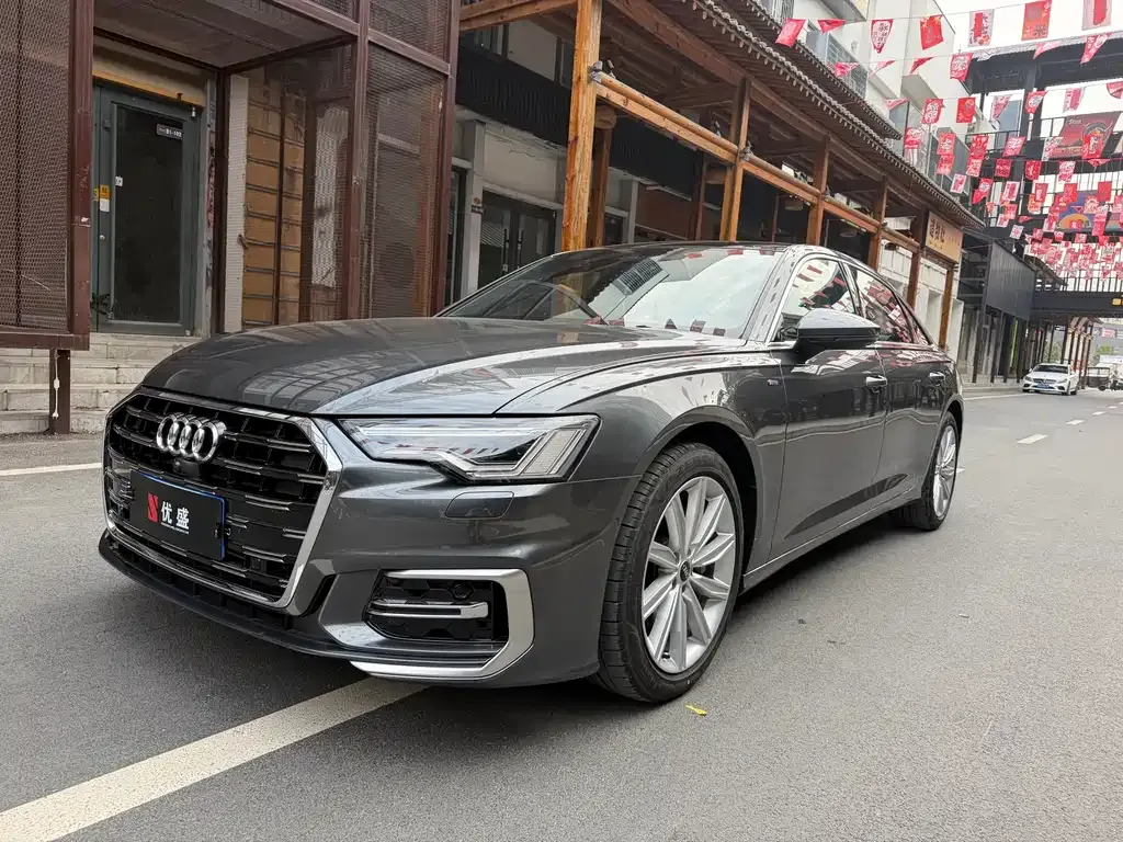 Audi A6L — фото 1