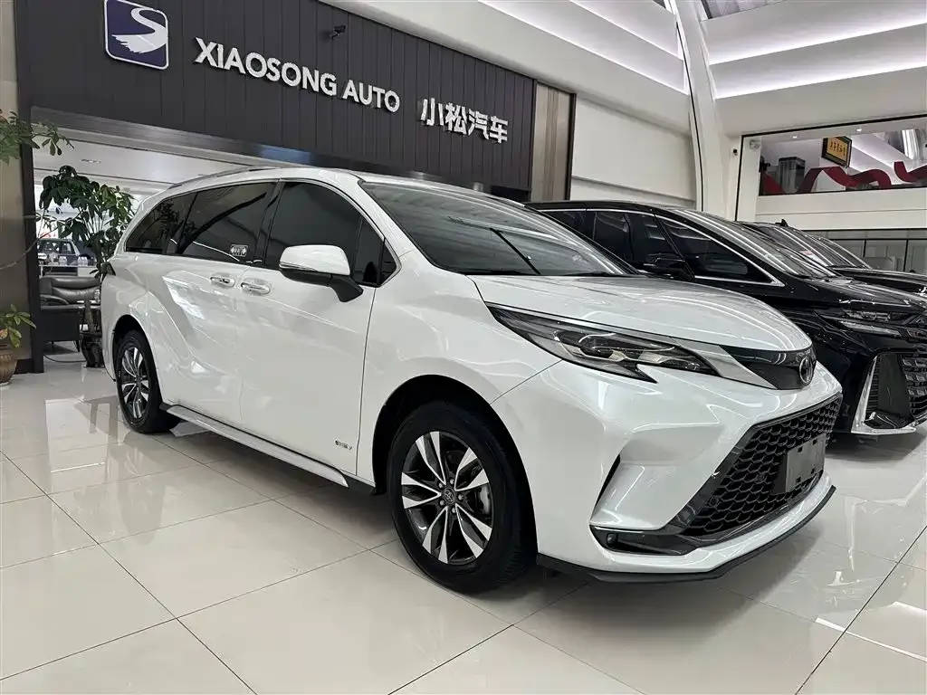 Toyota Granvia — фото 10