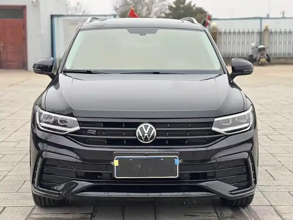 Volkswagen Tiguan L — фото 6