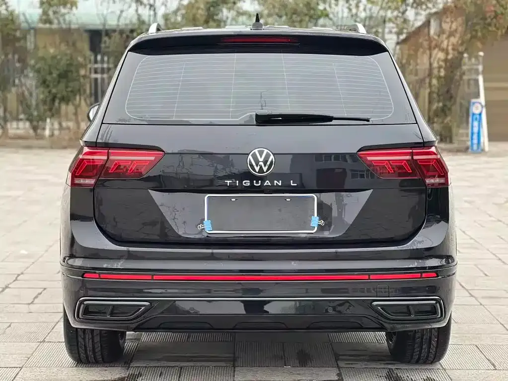 Volkswagen Tiguan L — фото 7