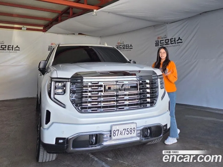 GMC Sierra — фото 1