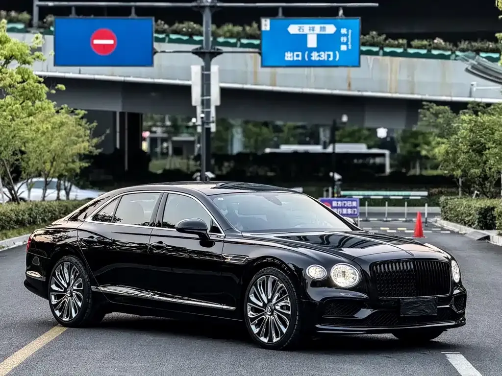 Bentley Flying Spur — фото 5