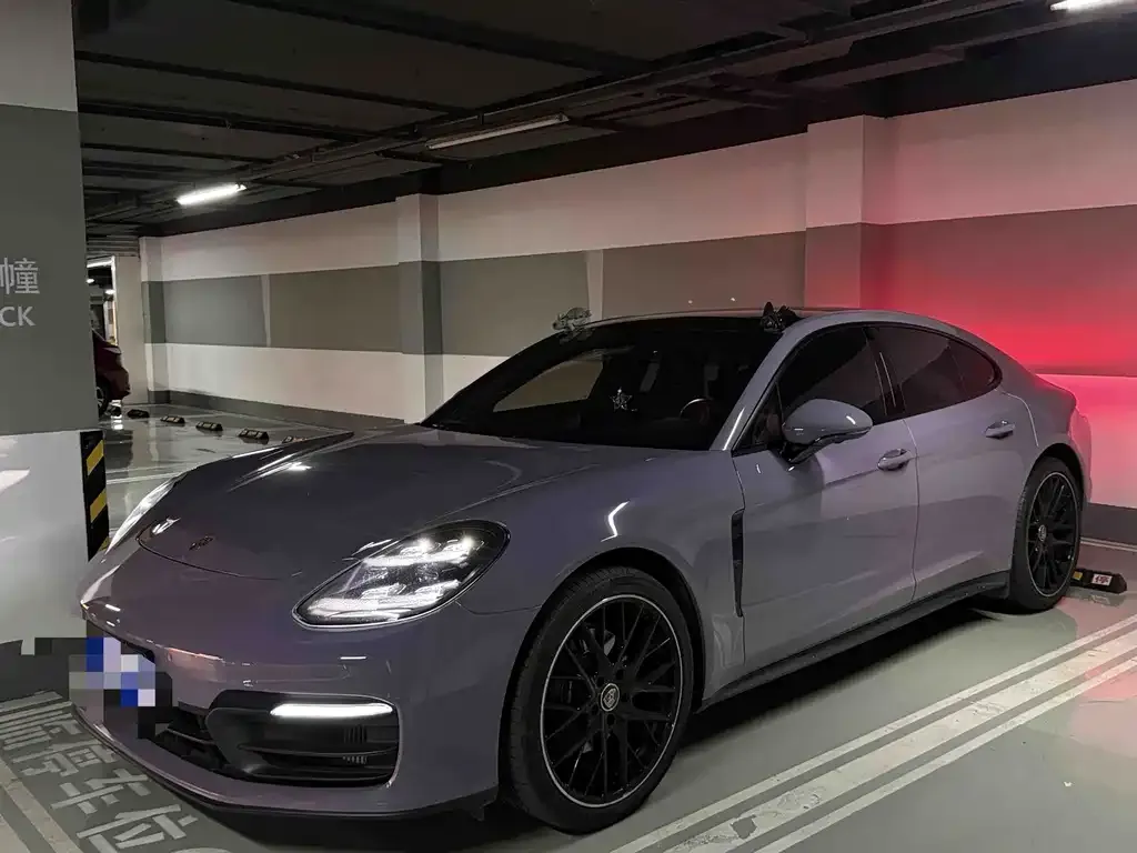 Porsche Panamera — фото 1