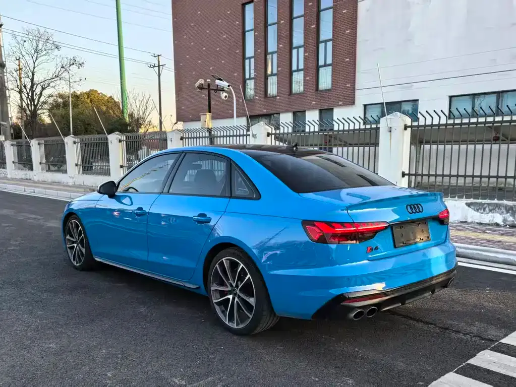 Audi S4 — фото 8