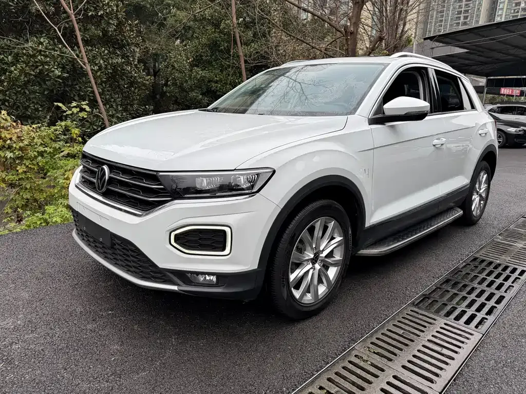Volkswagen T-Roc — фото 1