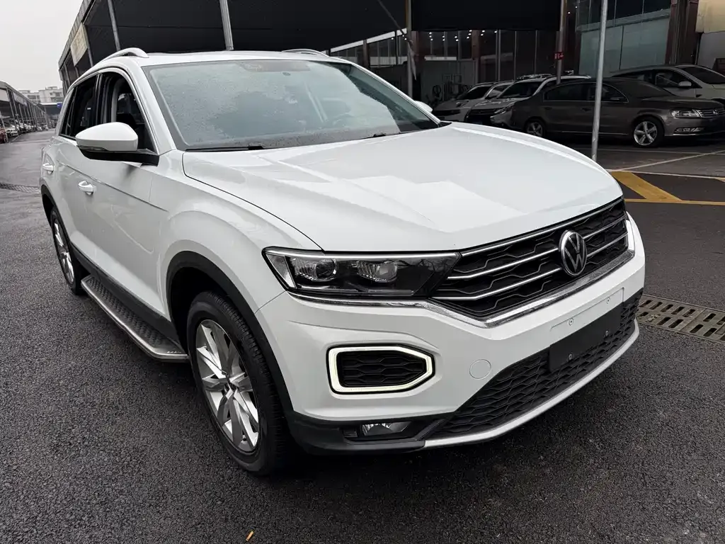 Volkswagen T-Roc — фото 8
