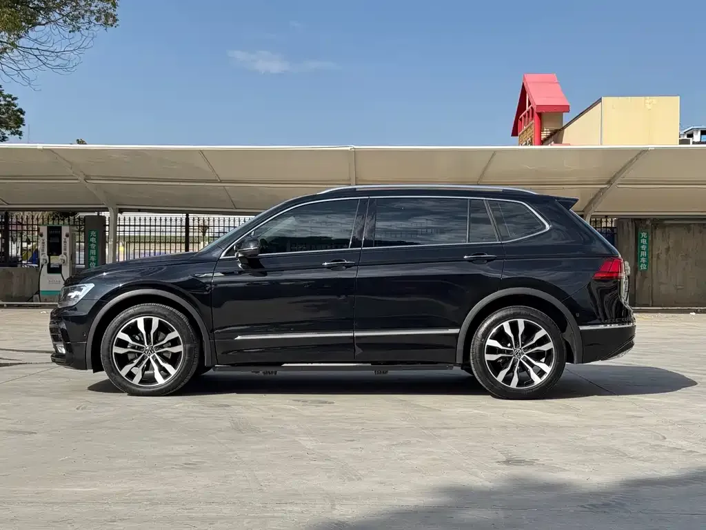 Volkswagen Tiguan L — фото 3