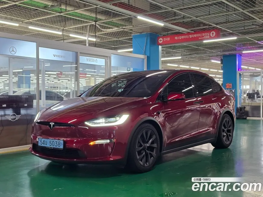 Tesla Model X — фото 1