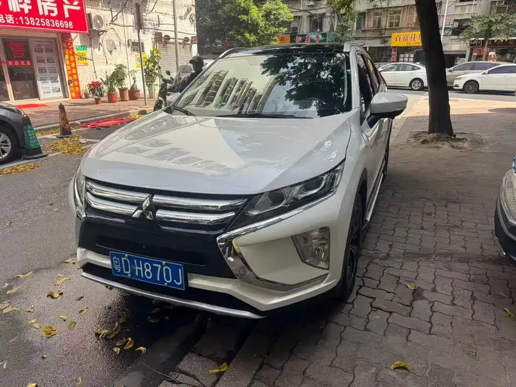 Mitsubishi Eclipse Cross — фото 1