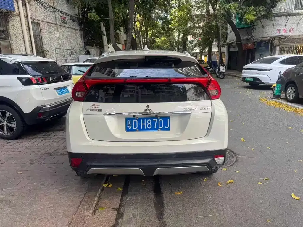 Mitsubishi Eclipse Cross — фото 8