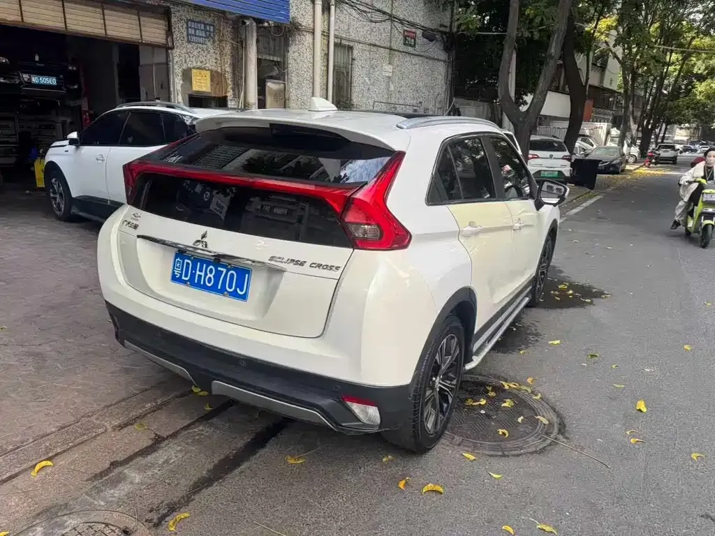 Mitsubishi Eclipse Cross — фото 9