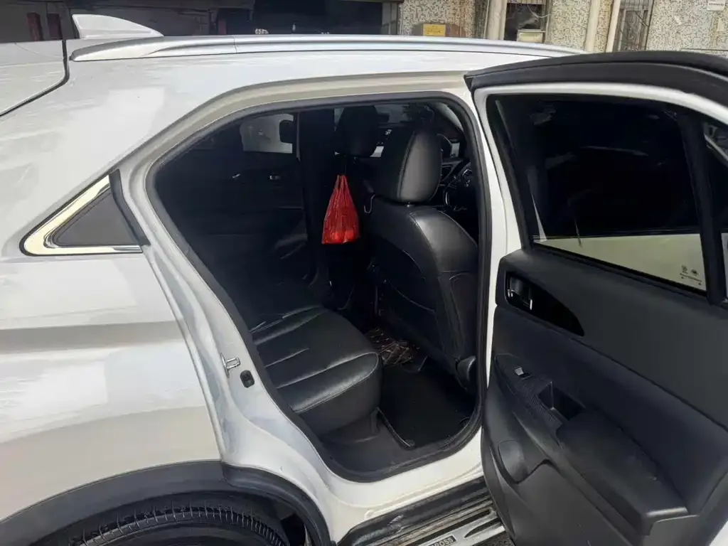 Mitsubishi Eclipse Cross — фото 4
