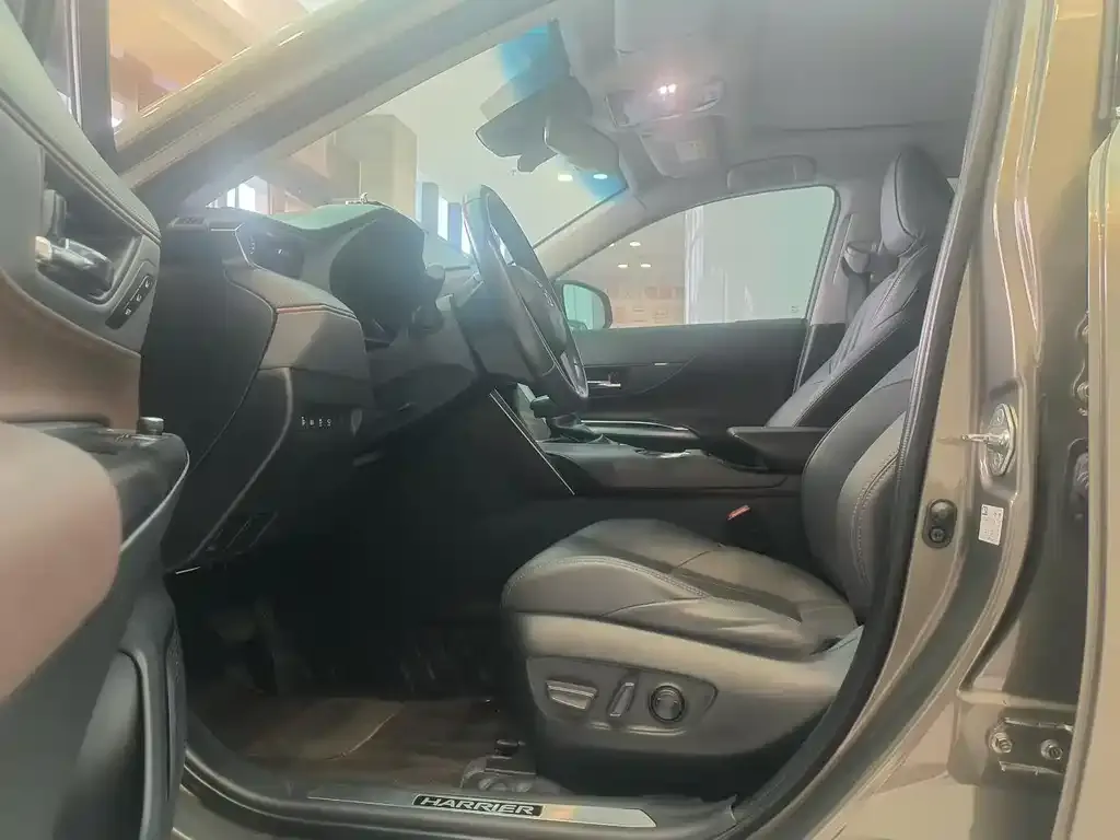 Toyota Harrier — фото 2
