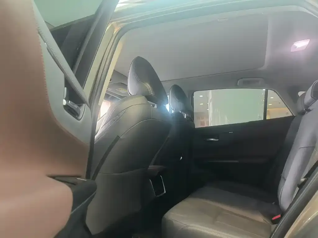 Toyota Harrier — фото 8