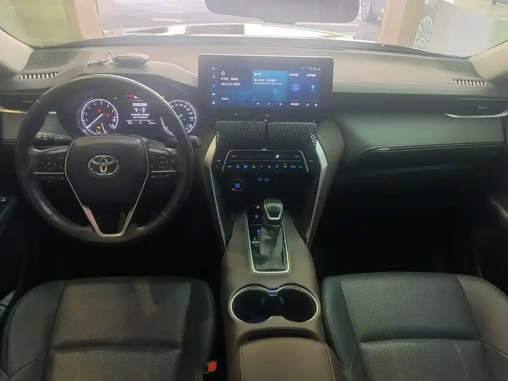Toyota Harrier — фото 7