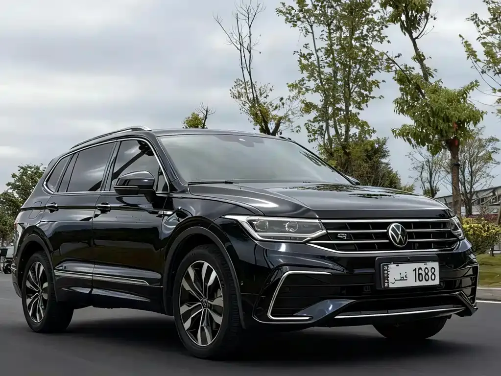 Volkswagen Tiguan L — фото 10