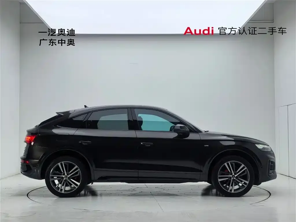 Audi Q5L Sportback — фото 3