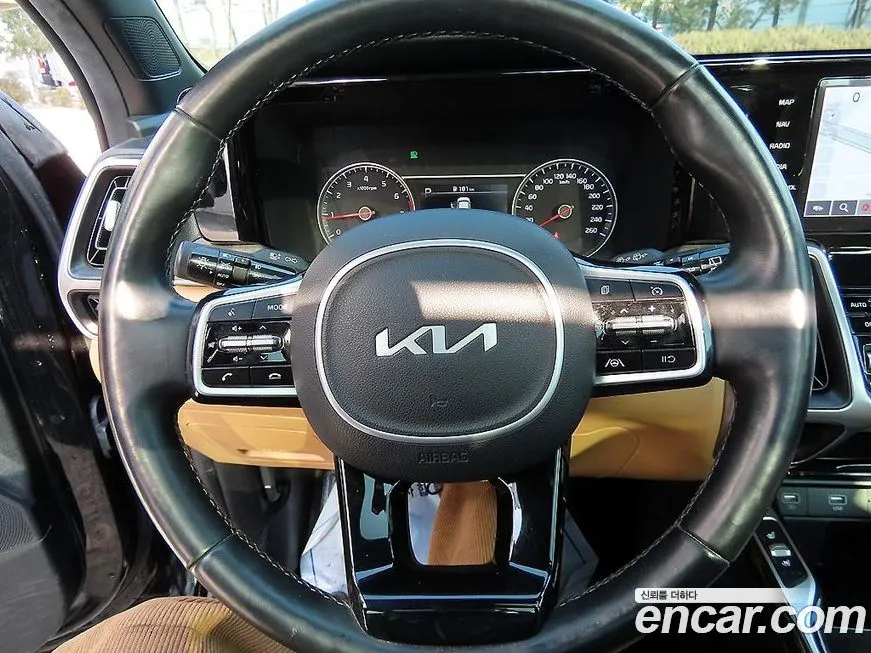 Kia Sorento — фото 8