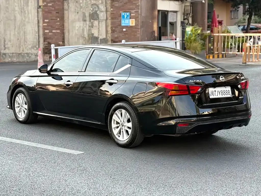 Nissan Teana — фото 9