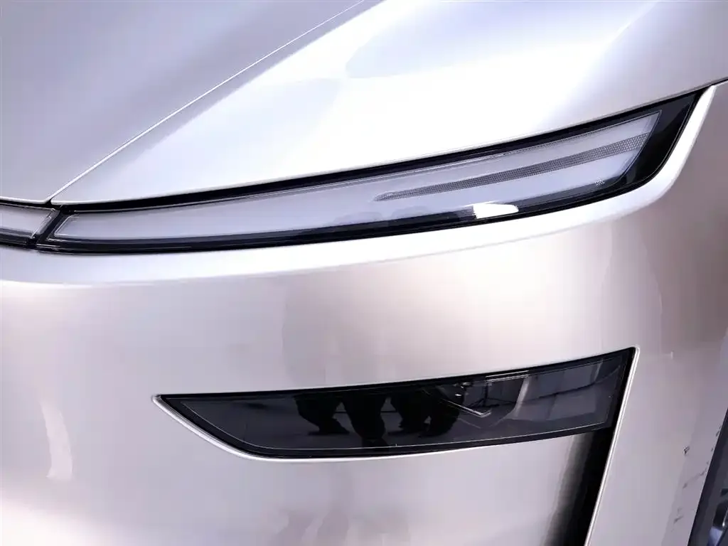 Tesla Model Y L — фото 3