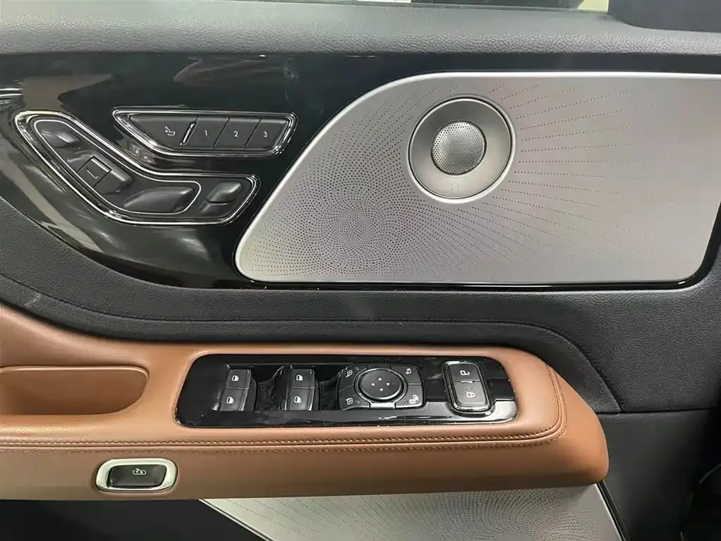Lincoln Aviator — фото 9