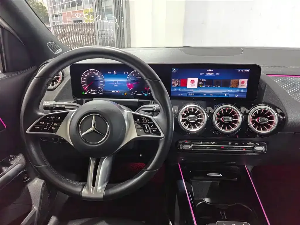 Mercedes-Benz GLA — фото 6