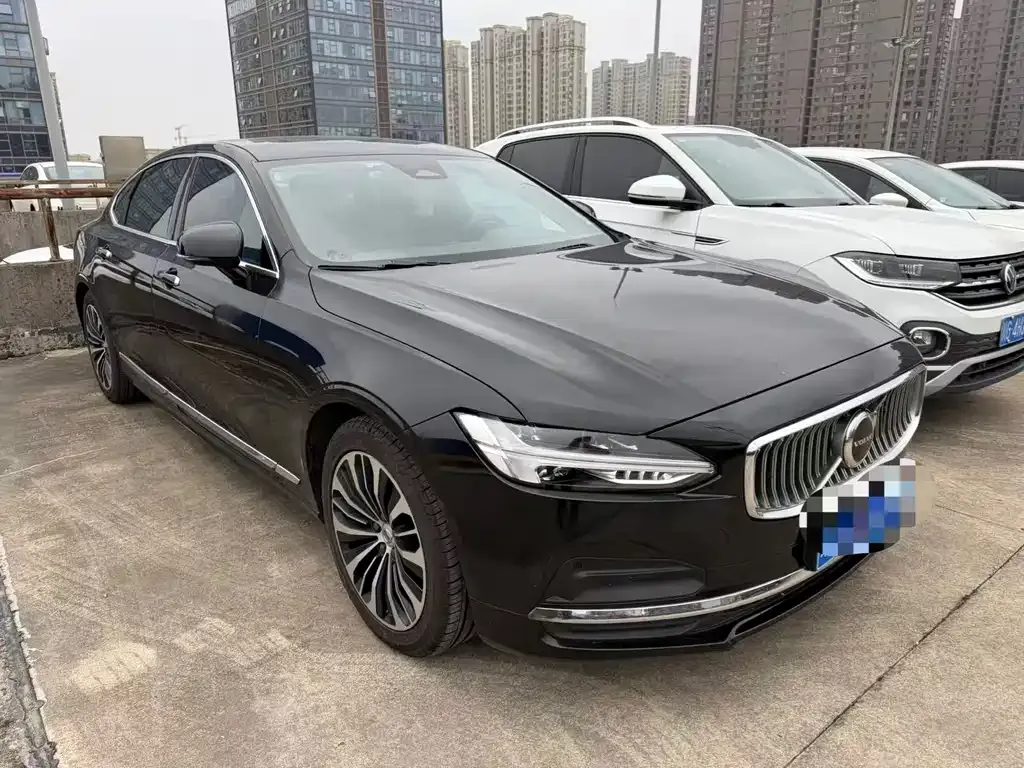 Volvo S90 — фото 1