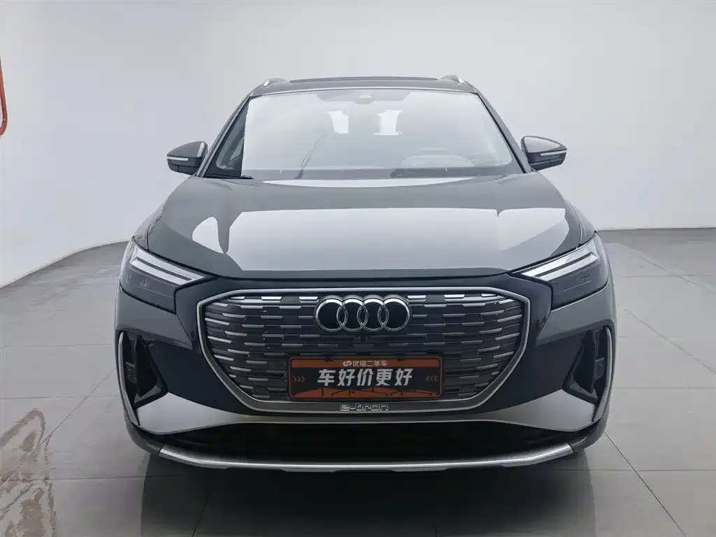 Audi Q4 e-tron — фото 2