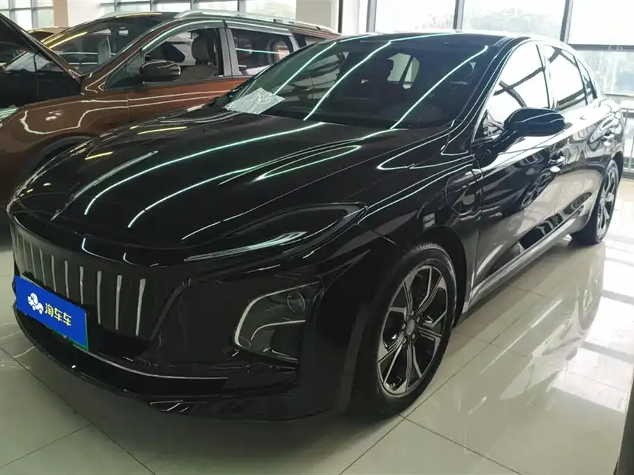 Hongqi E-QM5 — фото 1