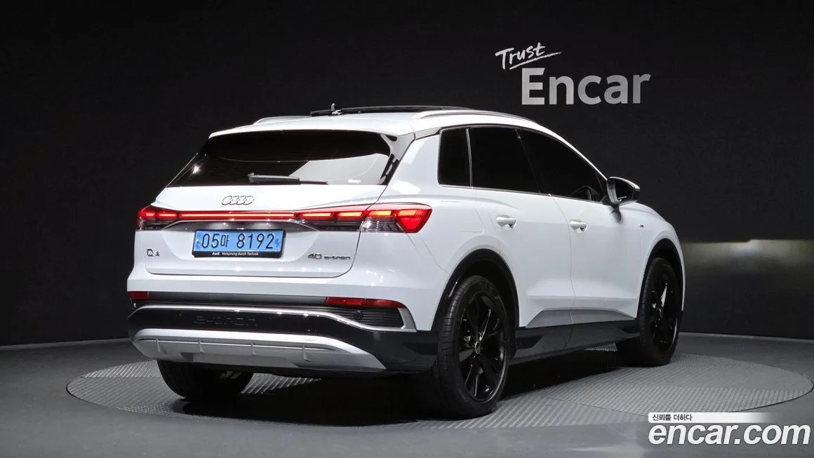 Audi Q4 e-tron — фото 2