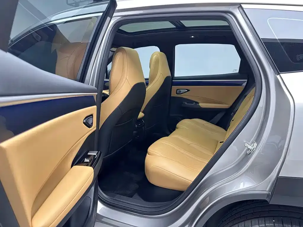 Geely Galaxy L7 — фото 10