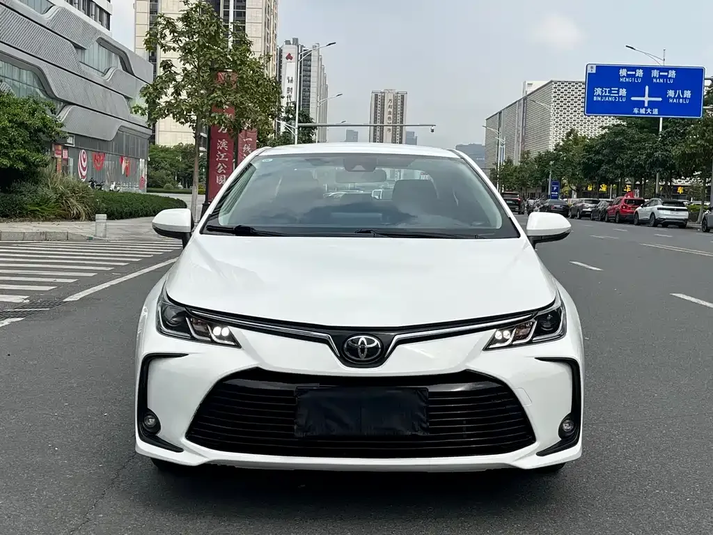 Toyota Corolla — фото 3