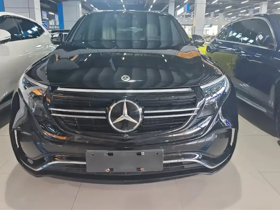 Mercedes-Benz EQC — фото 10