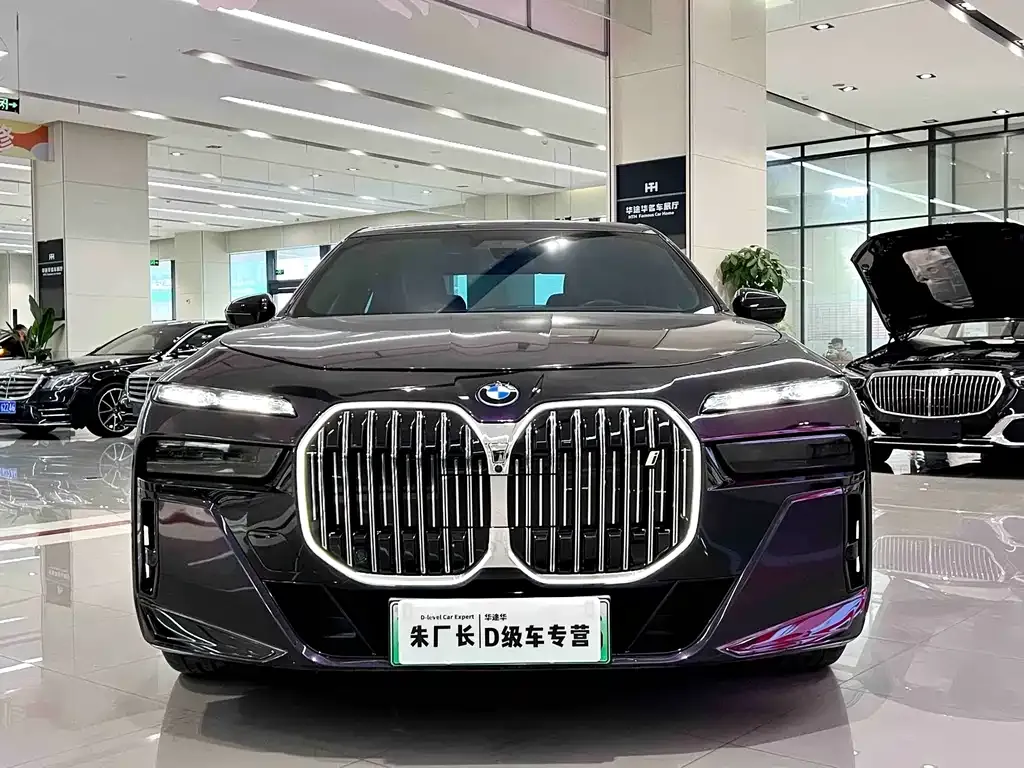 BMW i7 — фото 10