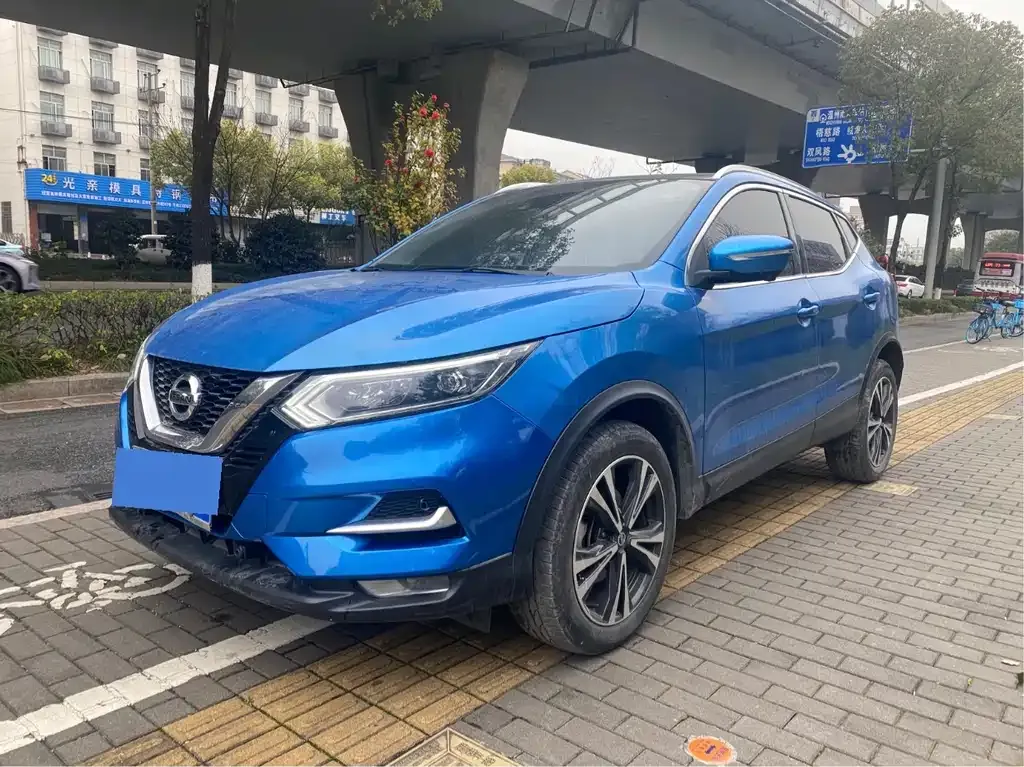 Nissan Qashqai — фото 1