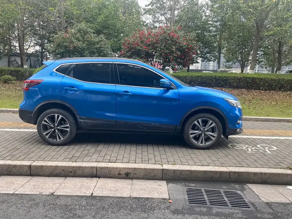 Nissan Qashqai — фото 4