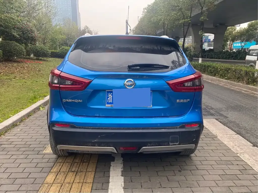 Nissan Qashqai — фото 10