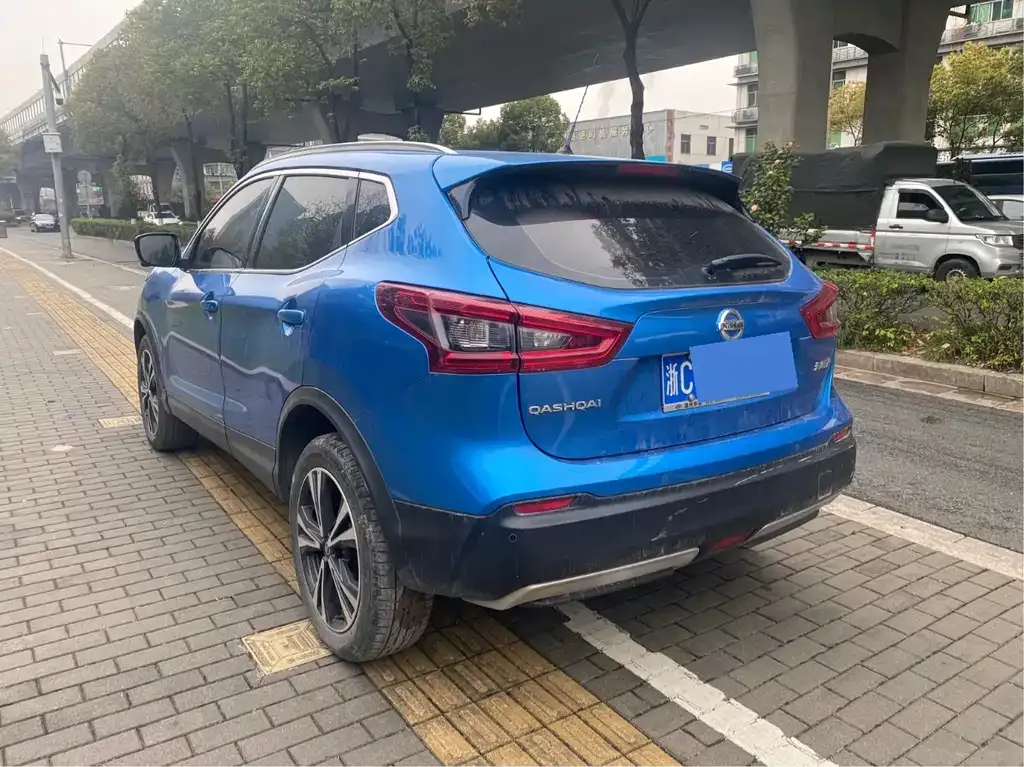 Nissan Qashqai — фото 8
