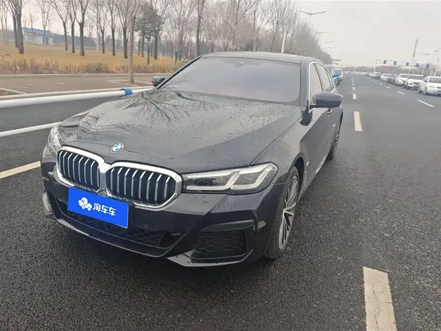 BMW 5 Series — фото 1