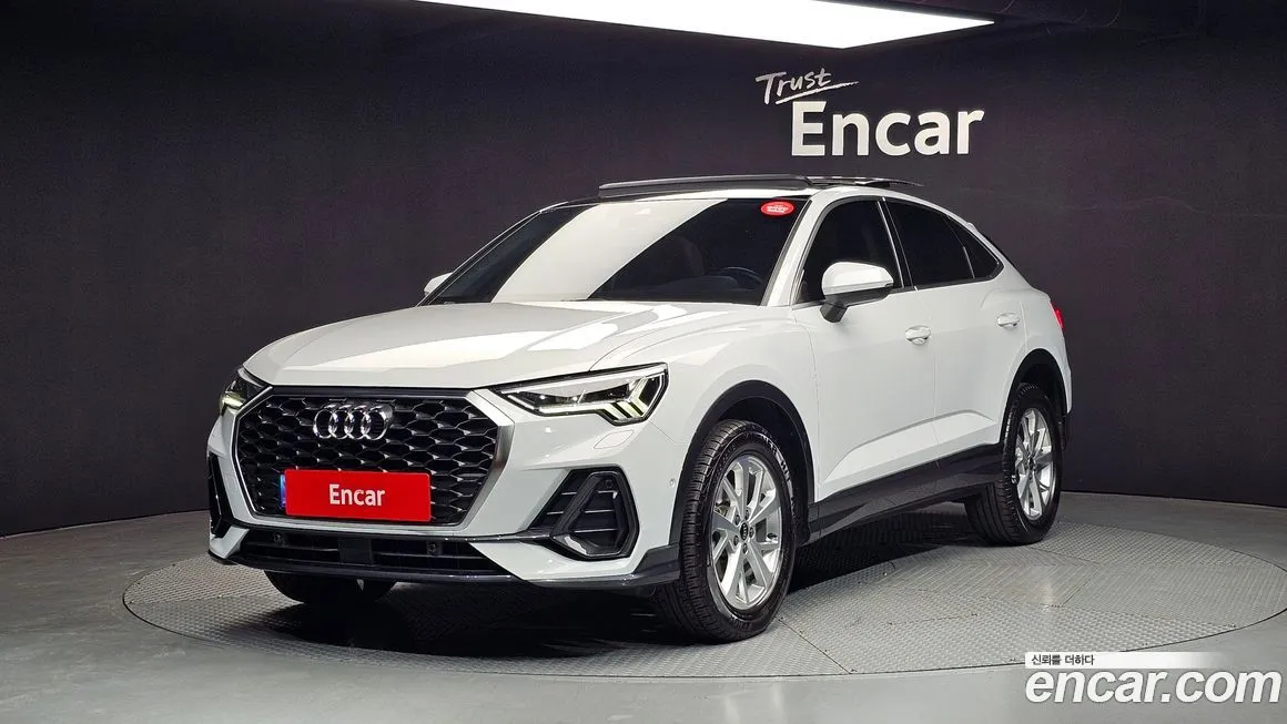 Audi Q3 — фото 1