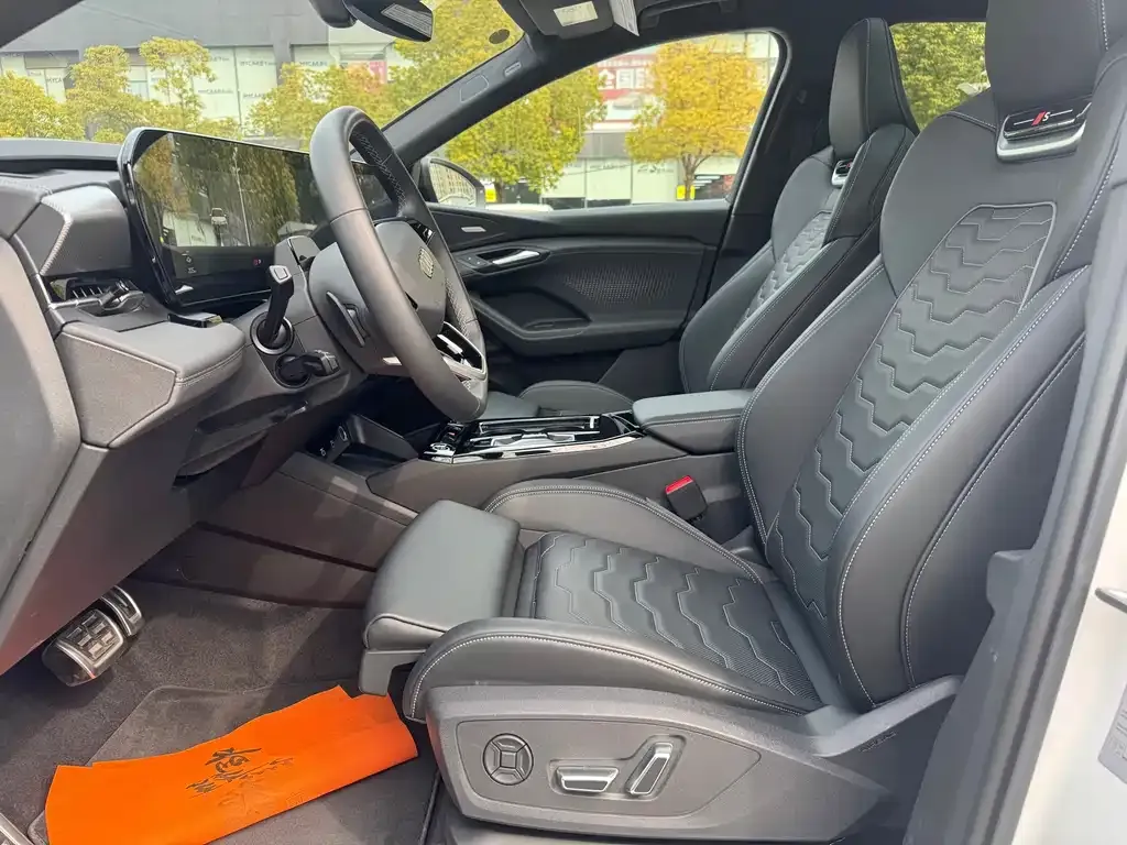 Audi Q6L e-tron — фото 3