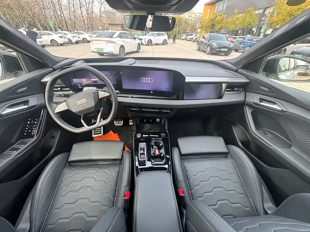 Audi Q6L e-tron — фото 6
